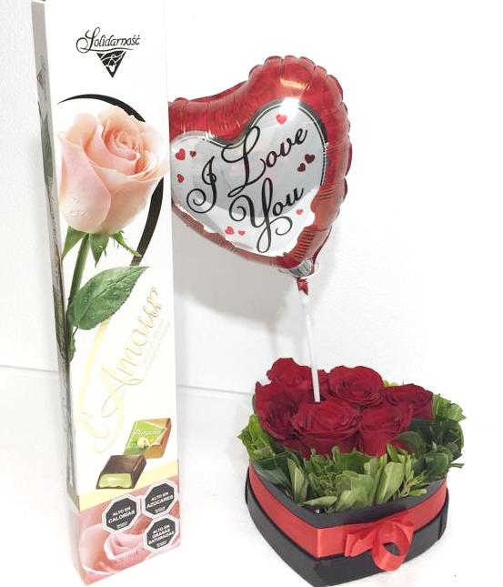 Caja coraz�n con 6 Rosas m�s Bombones 116 Grs y Globito